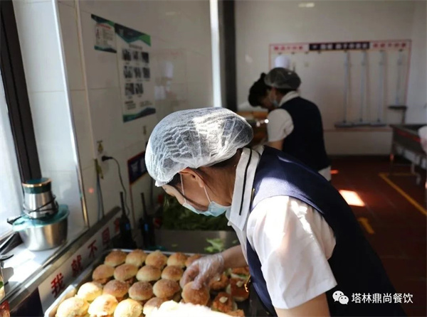 鼎尚資訊丨豐富菜肴，提升品質(zhì)，小吃美食節(jié)活動(dòng)圓滿舉行。